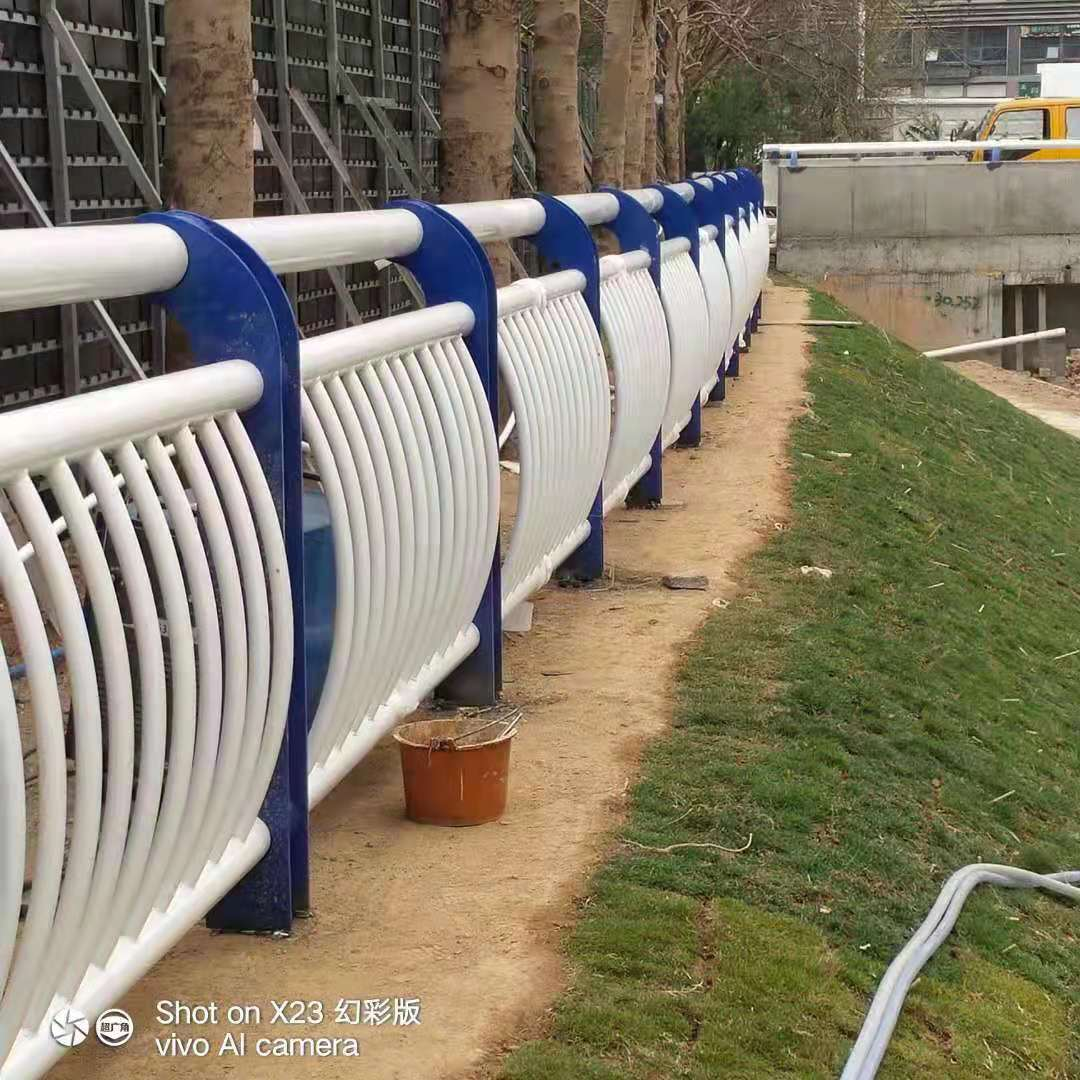 東莞河堤護欄廠(chǎng)家定做批發(fā)